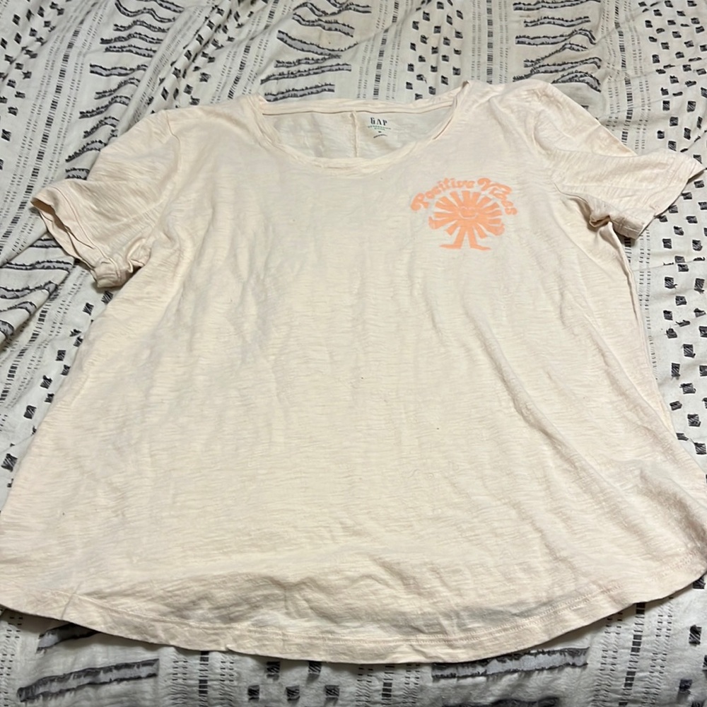 Gap women’s medium short sleeve shirt never worn